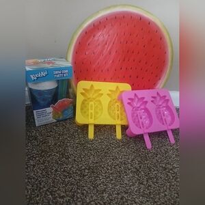 NIB Summer Fun Bundle Snowcones Popsicle Molds & Watermelon Wood Tray